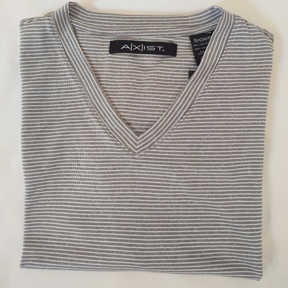 AXIST MEN CASUAL DRESS SOFT SHORT SLEEVE V-NECK TEE - SIZE SMALL